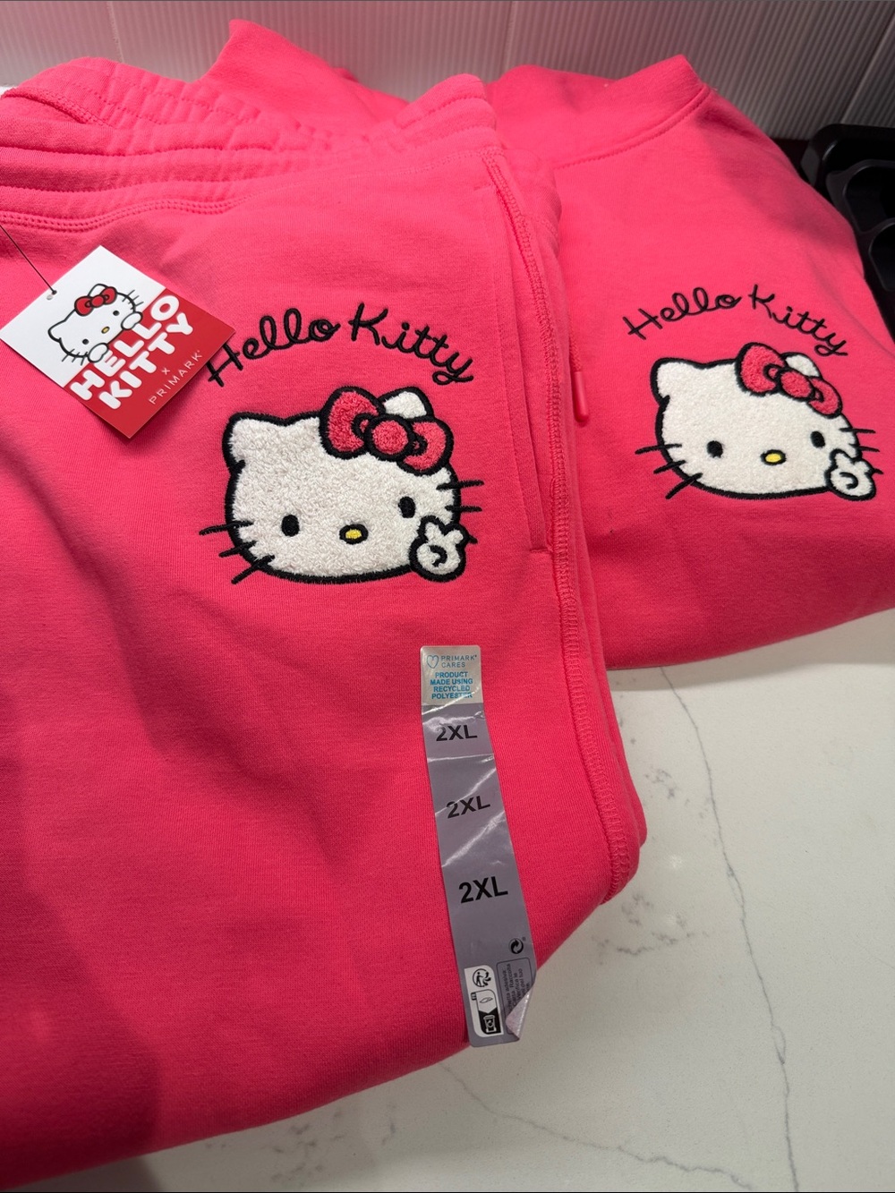 Hello Kitty Bright Pink Set with Embroidered Character (Hoodie & Joggers)